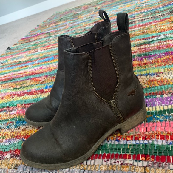 Boots! - Picture 1 of 2